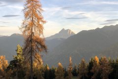 Herbstliche Dolomiten im Abendlicht