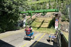 Algund - Auffahrt mit dem Einzel-Sessellift