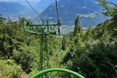 Abfahrt im Korb-Lift