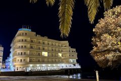 Hotel Médano by night
