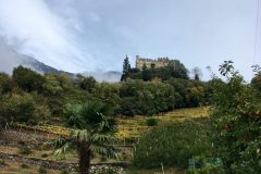 Schloss Tirol vom Waalweg aus