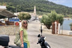 Mit dem Moped zum Kloster Panormitis