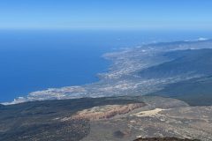 Endlose Weitsicht vom Pico del Teide, hier ins Orotavatal hinab