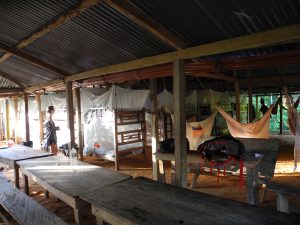 Stockbettlager im Camp