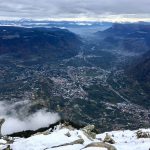 Blick hinunter nach Meran und Dorf Tirol