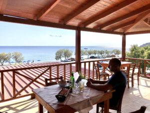 Bloggen in der Taverna Amoudi-Preveli
