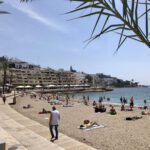 Am Strand Figueretes in Eivissa