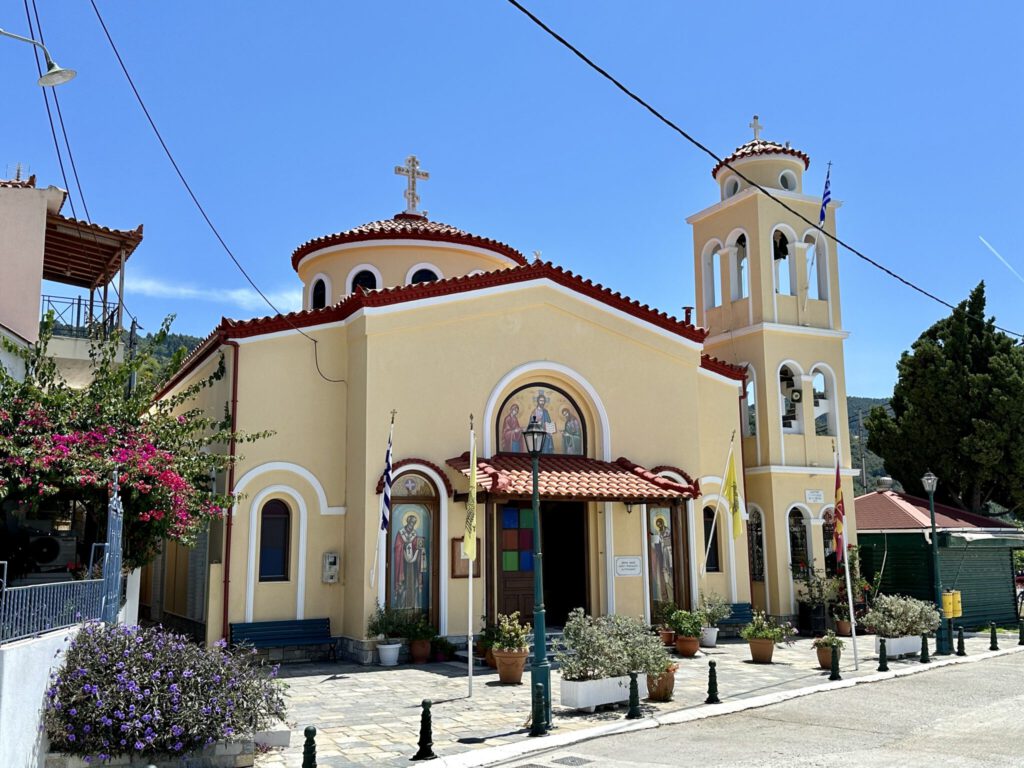 Kirche in Loutraki