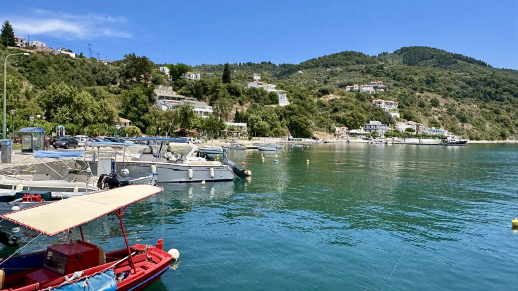 Hafen von Loutraki