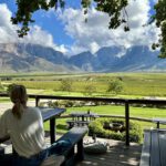Aussenterrasse im Opstal Estate mit Blick in die Slanghoek Mountains