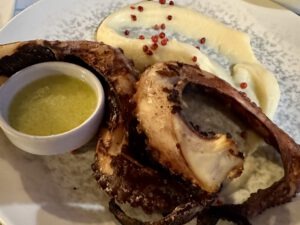 Grilled Octopus im Grandes Restaurant