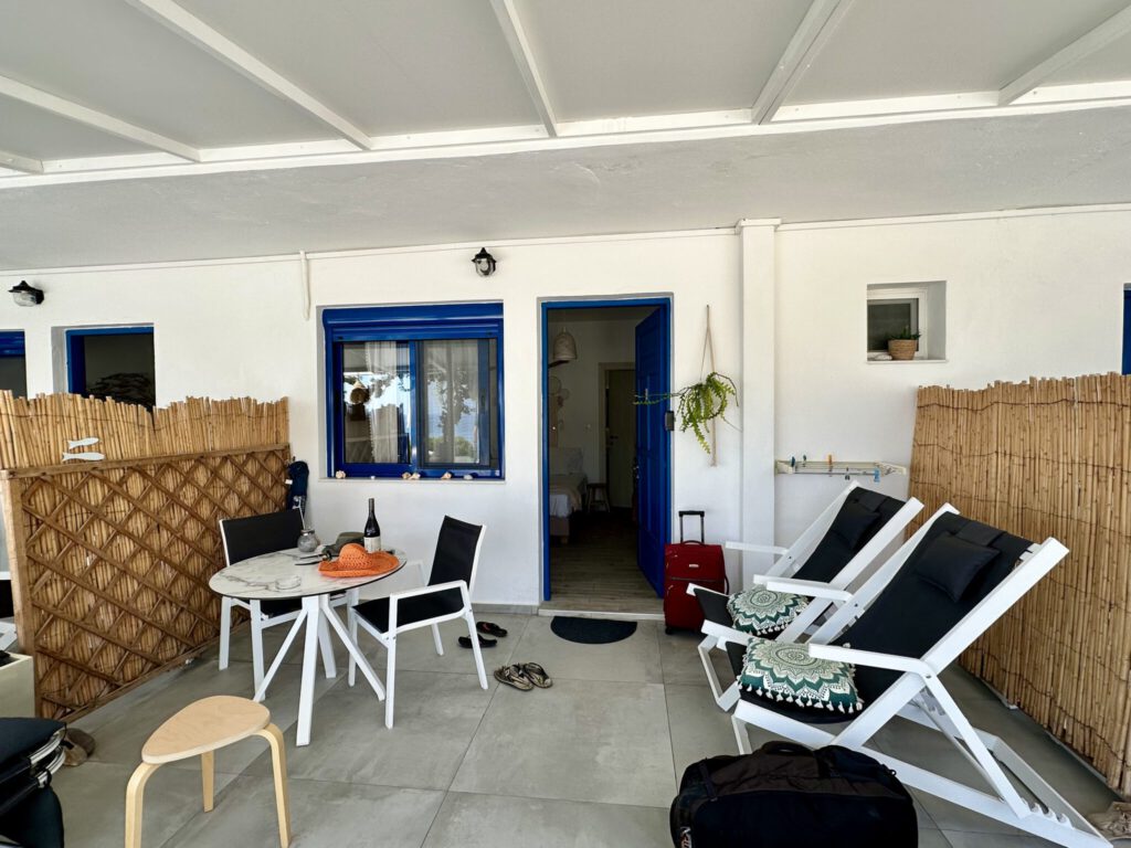 Blue Paradise, direkt am Achlia Beach
