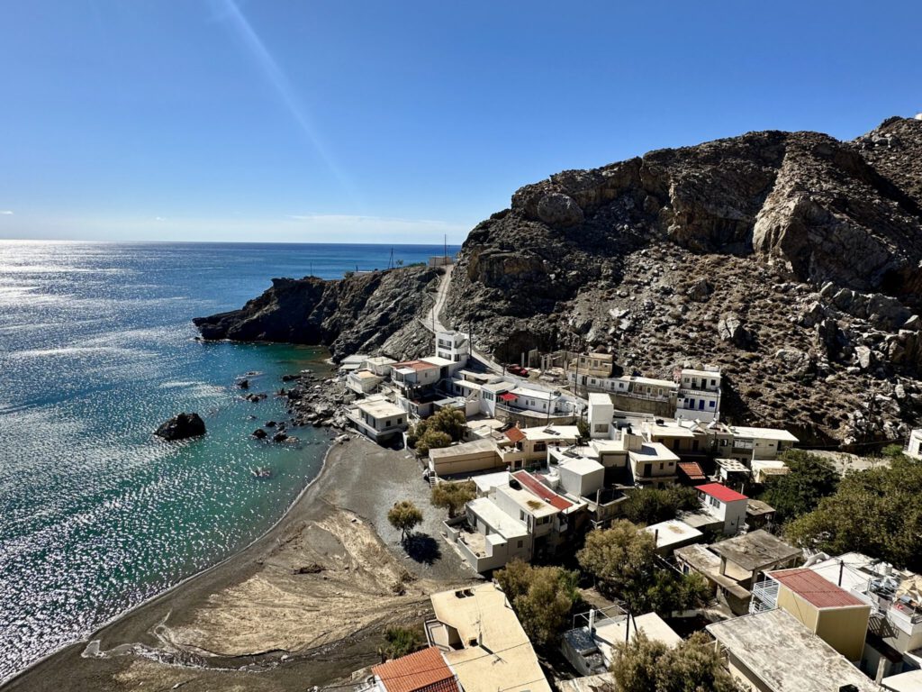 Aussicht vom Wanderpfad auf Maridaki
