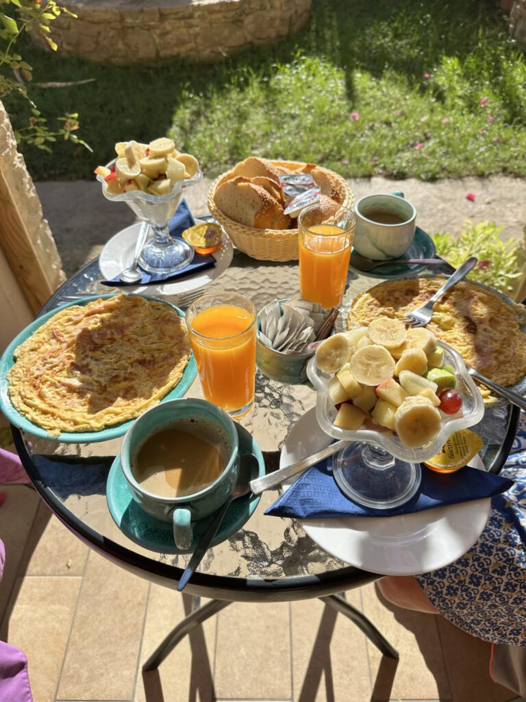 Frühstück in der Pension Aretoussa