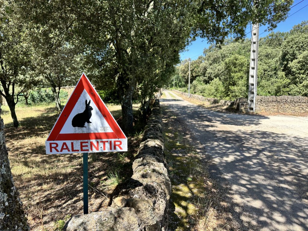 Wanderweg zur Grotte de Rochecourbière