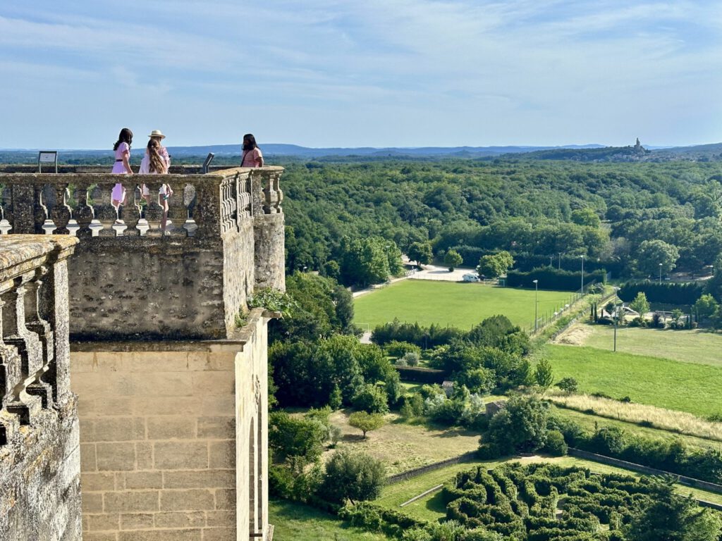 Traum-Aussicht vom Schloss Grignan- rechts in der Ferne der Turm von Chamalet