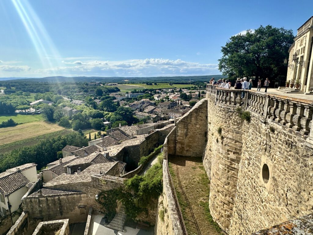 Aussicht von der Terrasse des Chateau Grignan
