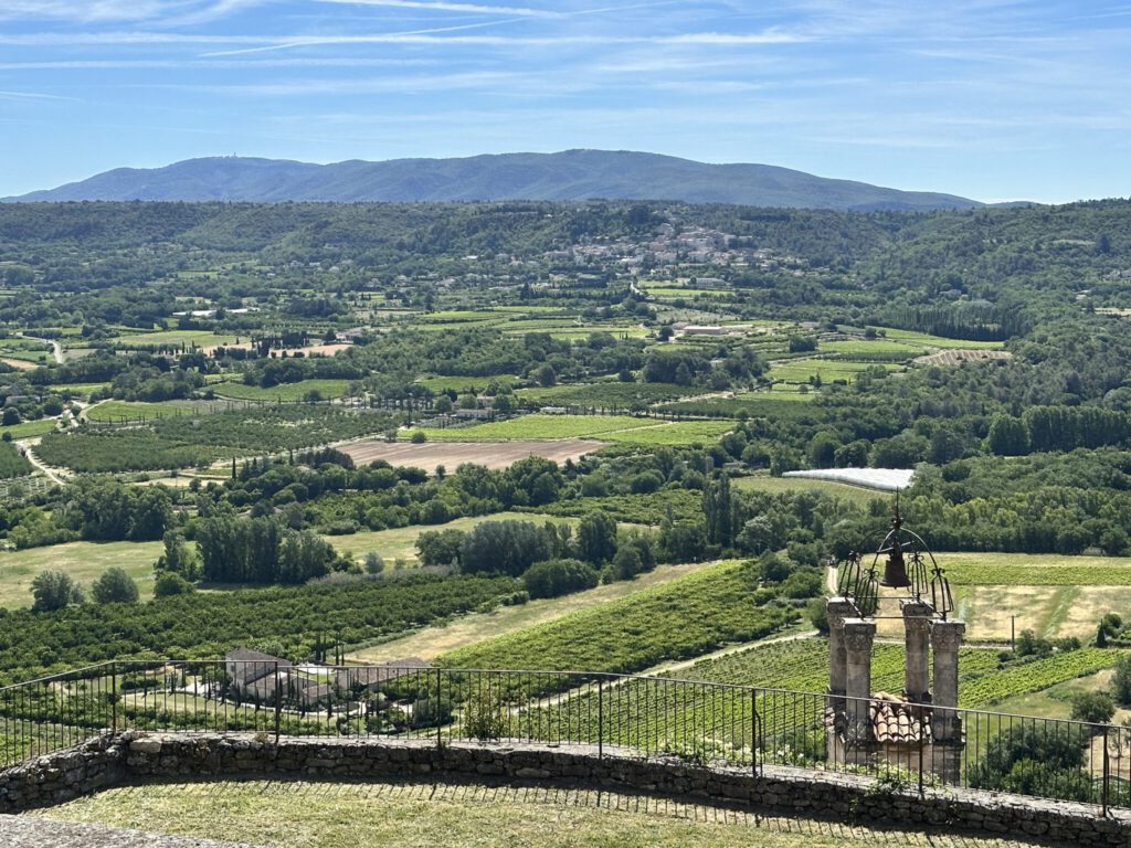 Ausblick von Lacoste, in Richtung Bonnieux