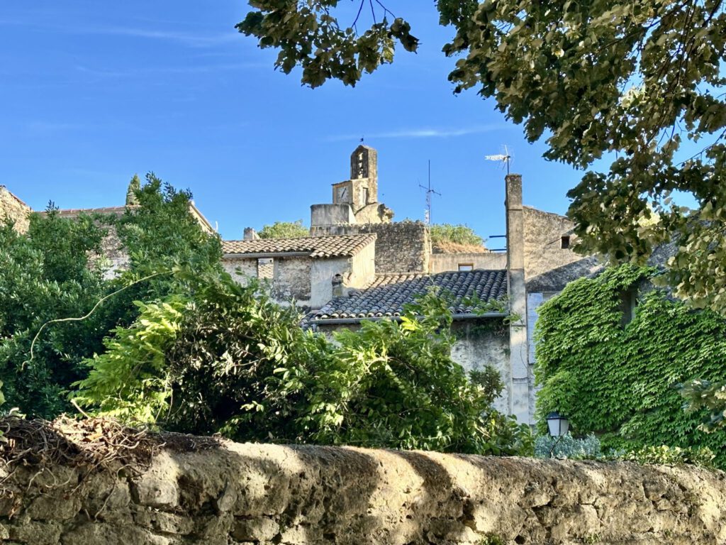 Lourmarin mit Clocher Boîte à Sel
