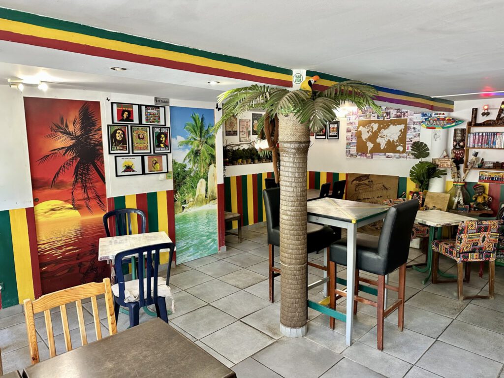 Bob Marley Restaurant - La Grotte