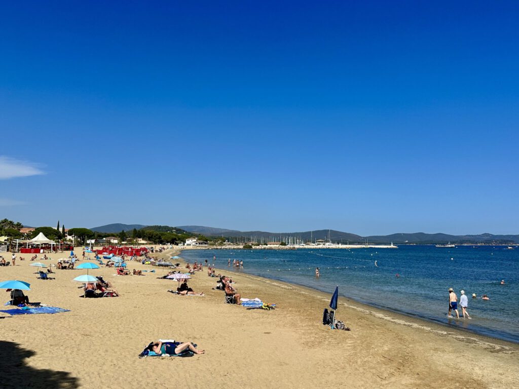 Strand direkt vor dem Camping Le Pansard