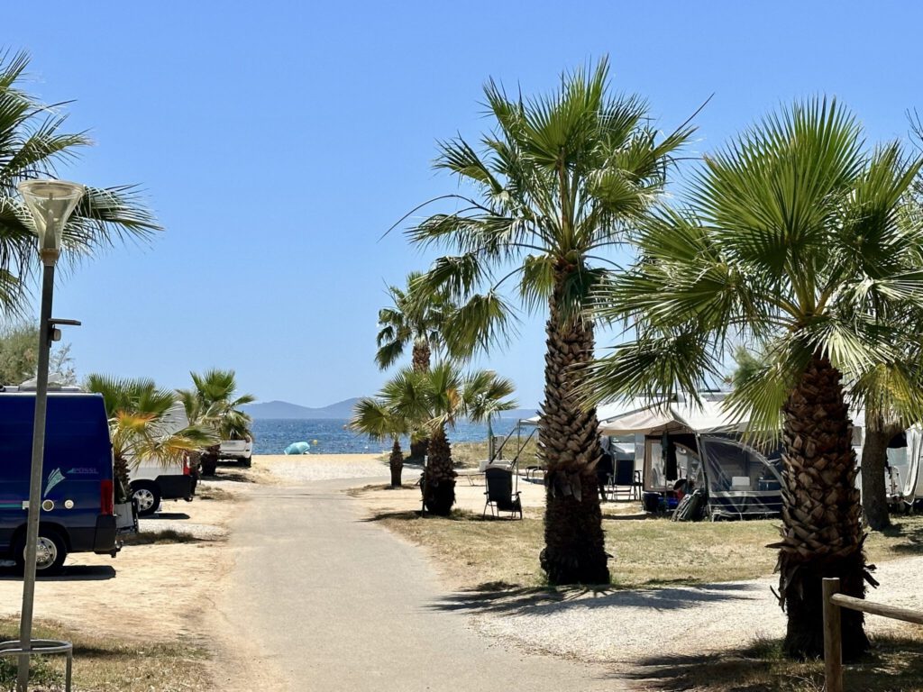 Camping Le Pansard in La Londe-les-Maures: am Meer gelegener Bereich