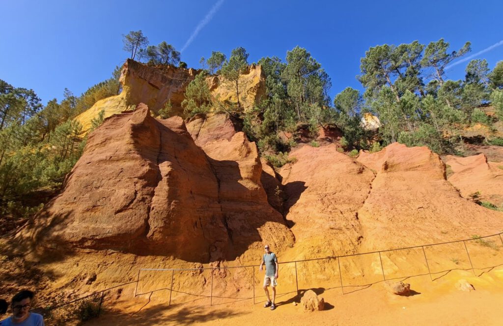 Ockerfelsen in Roussillon