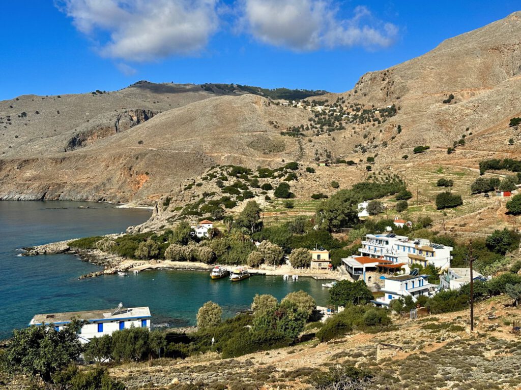 Finix in Sicht, ganz oben am Berg Liviniana