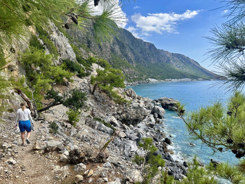 Gute 1:15 bis 1:30 Std. sind’s nach Agios Pavlos, von Agia Rouméli aus