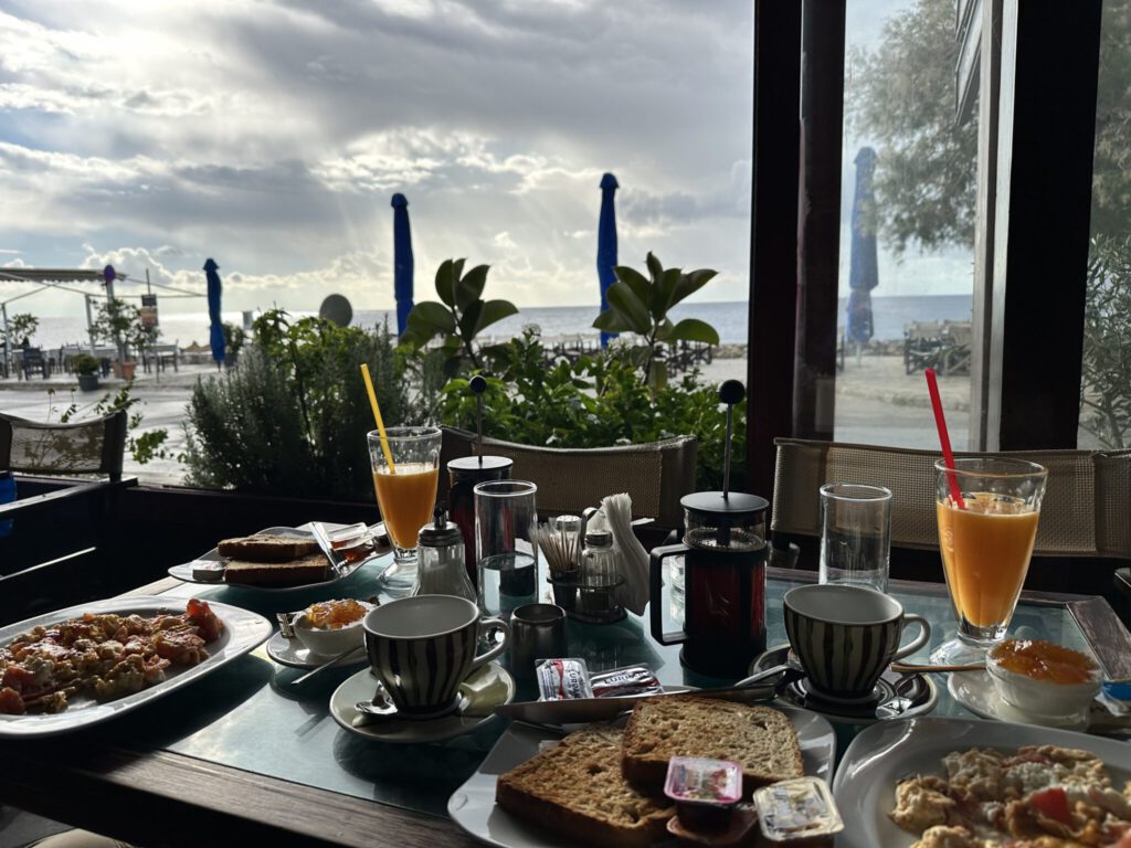 Abschieds-Frühstück im Lotos in Sougia