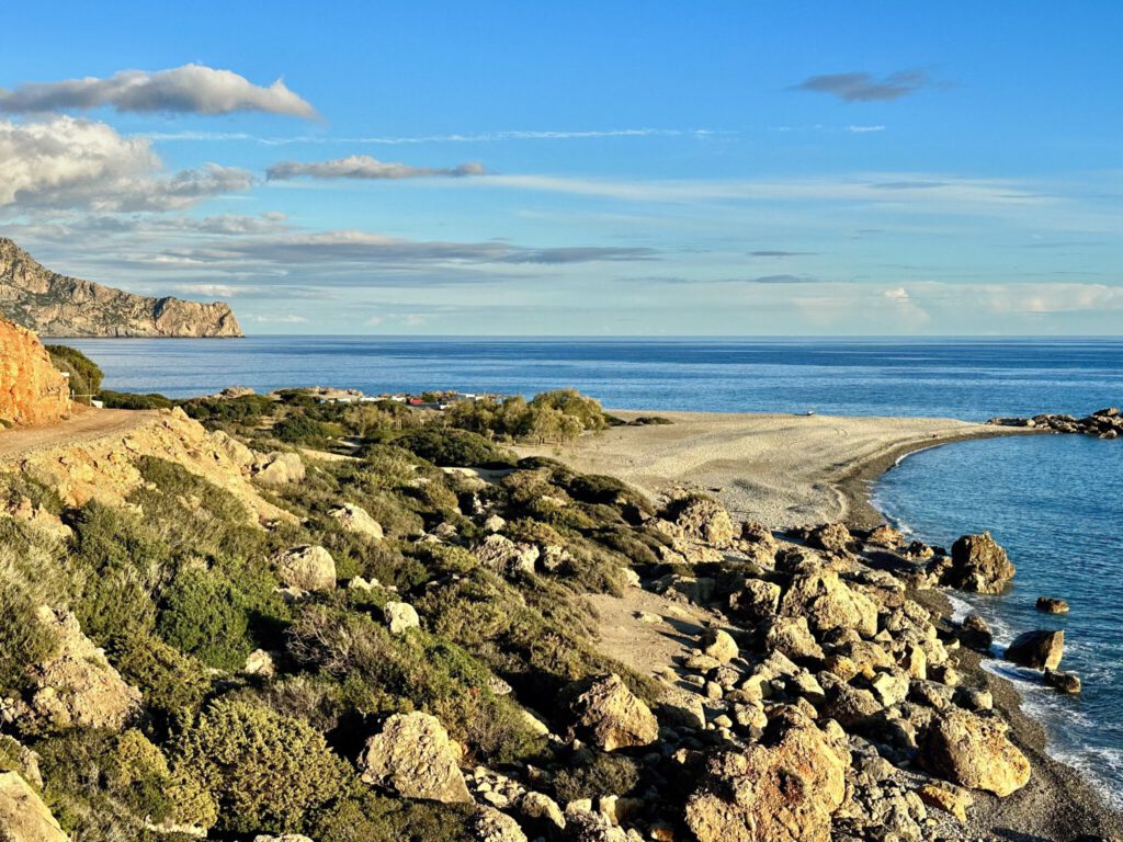 Blick zurück auf die Landzunge des Gialiskari Beach