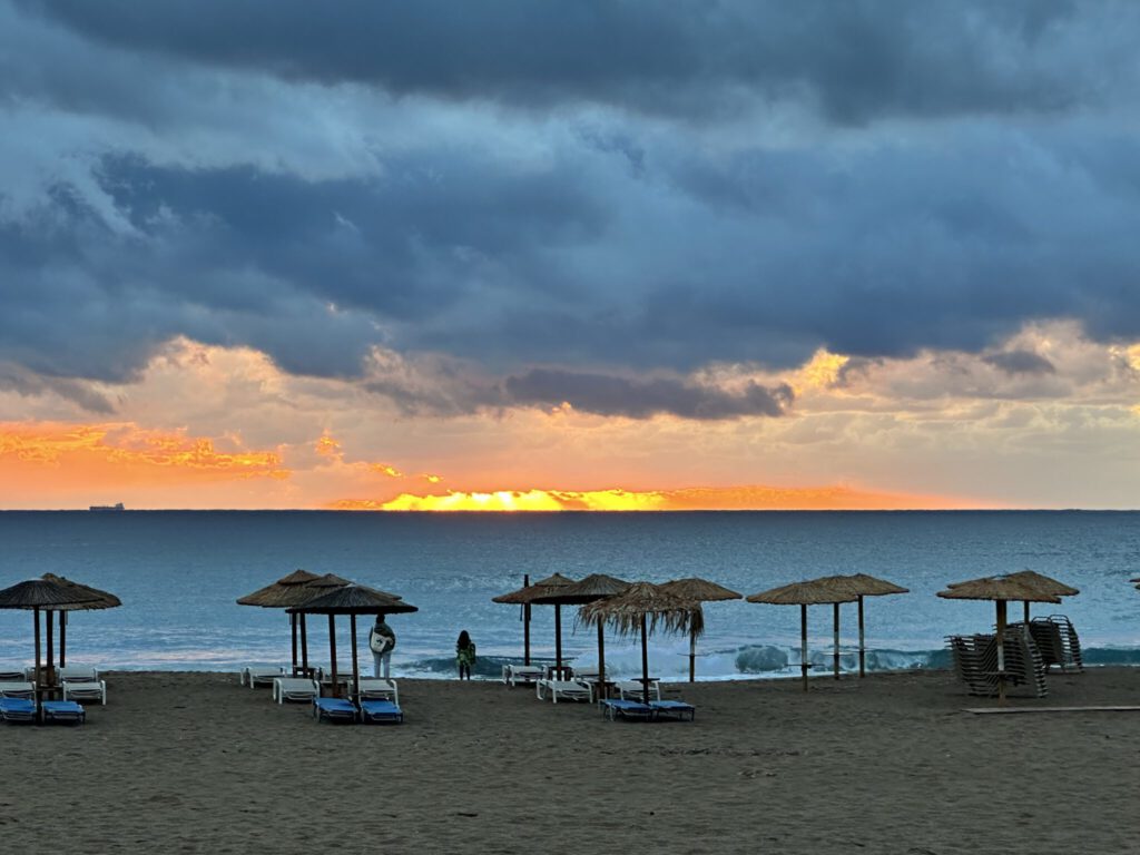 Sonnenuntergang am Strand in Paleochora